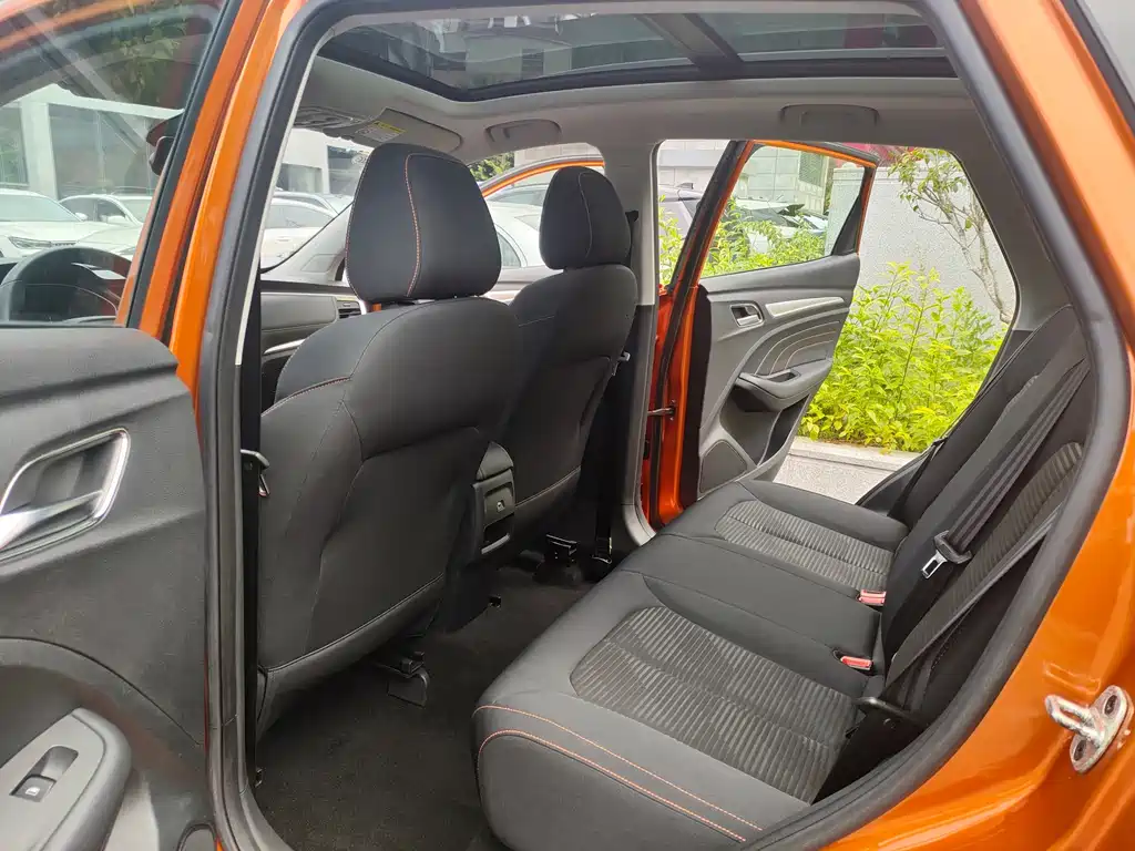 Roewe RX3 — миниатюра 10