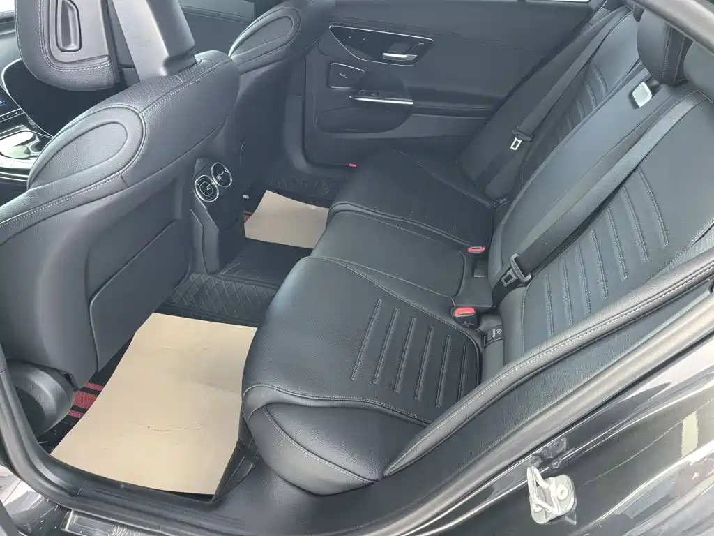 Mercedes-Benz C-Class — миниатюра 16