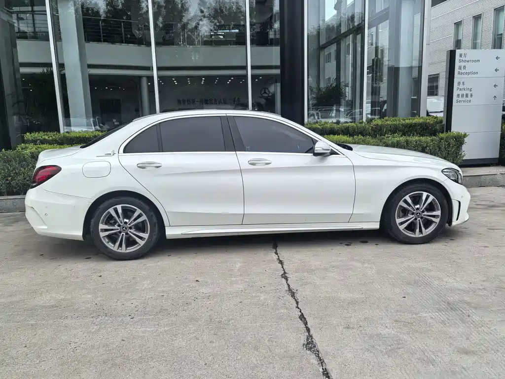 Mercedes-Benz C-Class — миниатюра 5