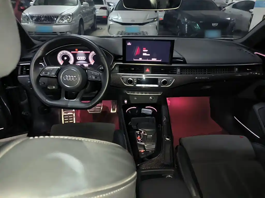 Audi A4L 2023 45 TFSI quattro