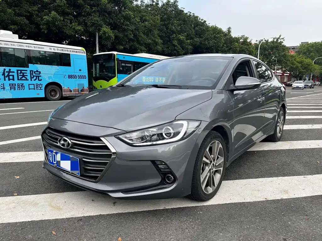 Hyundai Elantra — миниатюра 3
