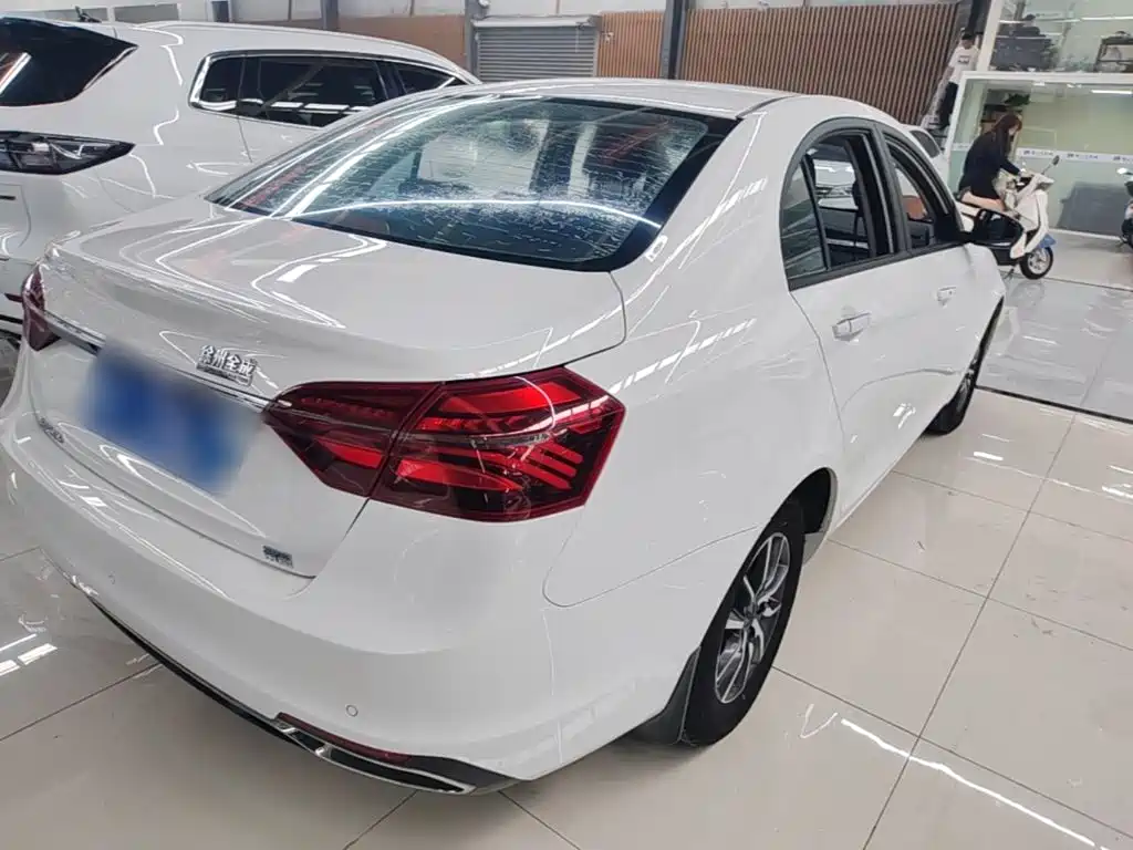 Geely Emgrand — миниатюра 7
