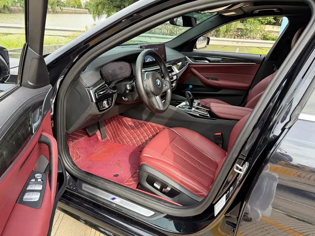 BMW 5 Series — миниатюра 6