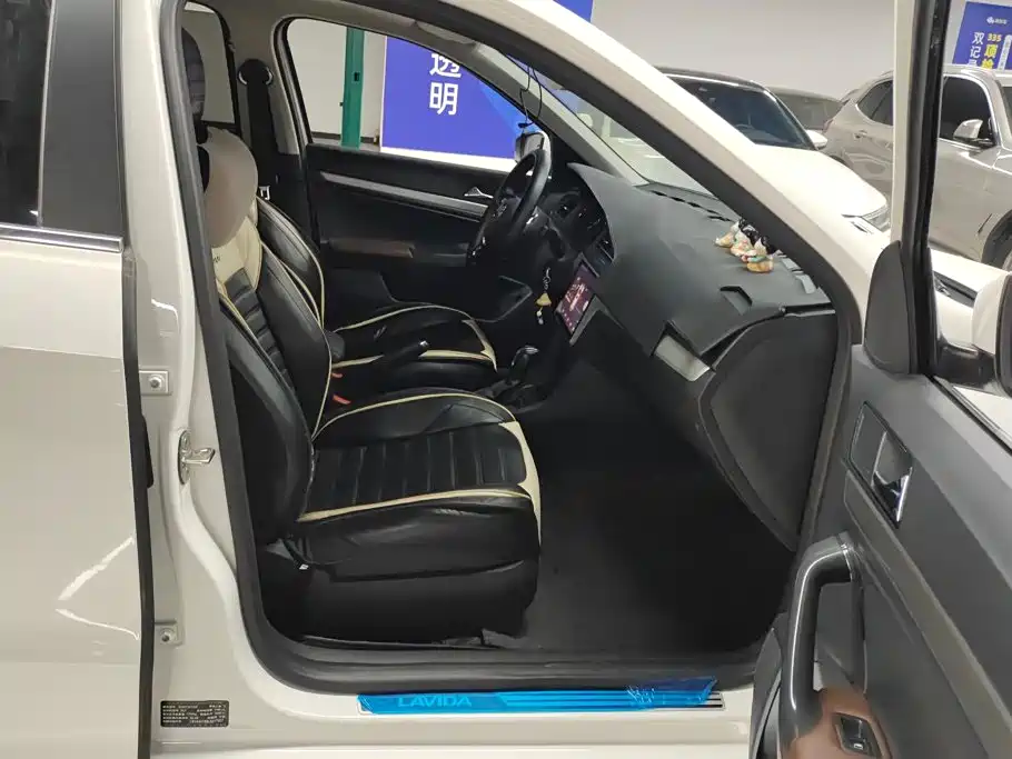 Volkswagen Lavida — миниатюра 8