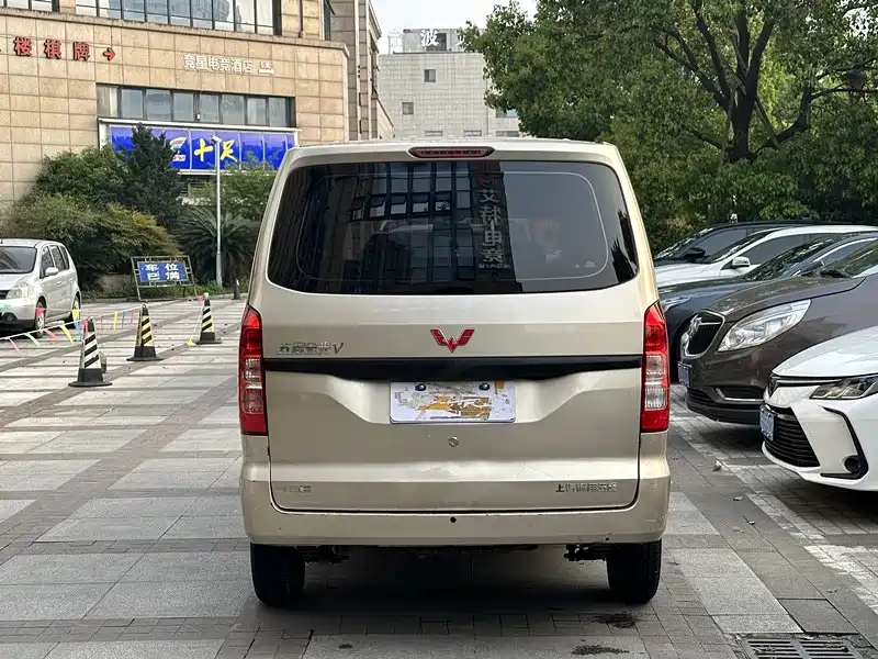 Wuling Hongguang V — миниатюра 5