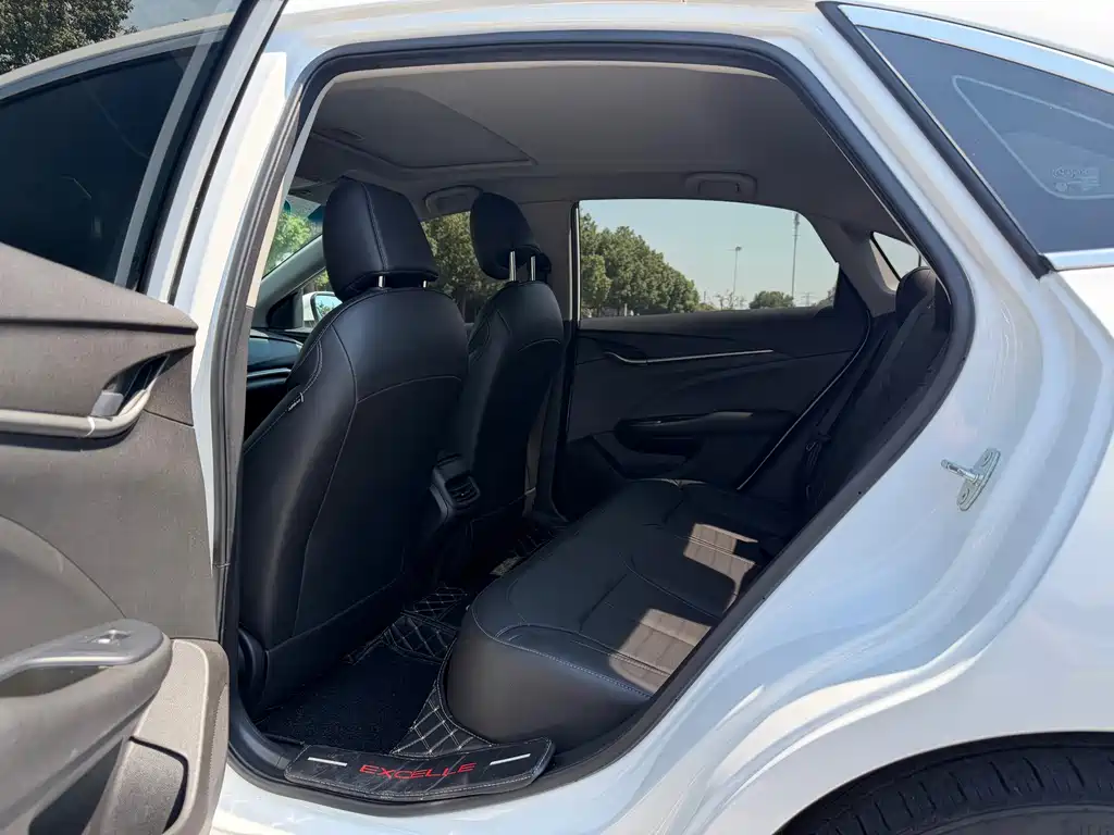 Buick Excelle — миниатюра 9