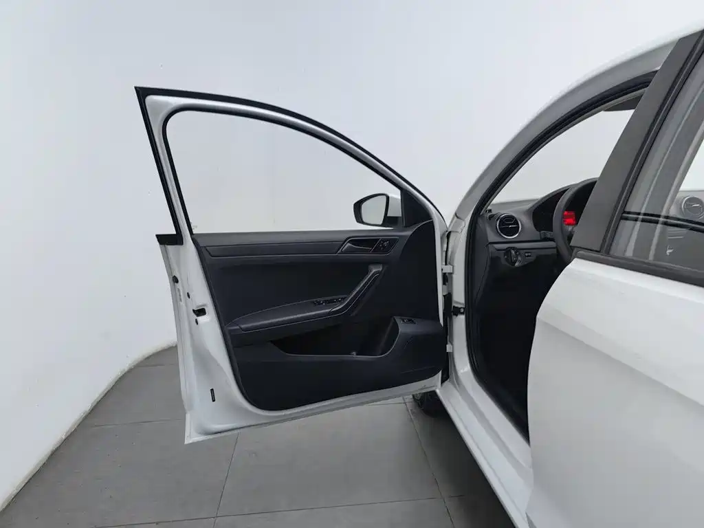 Volkswagen Jetta — миниатюра 8
