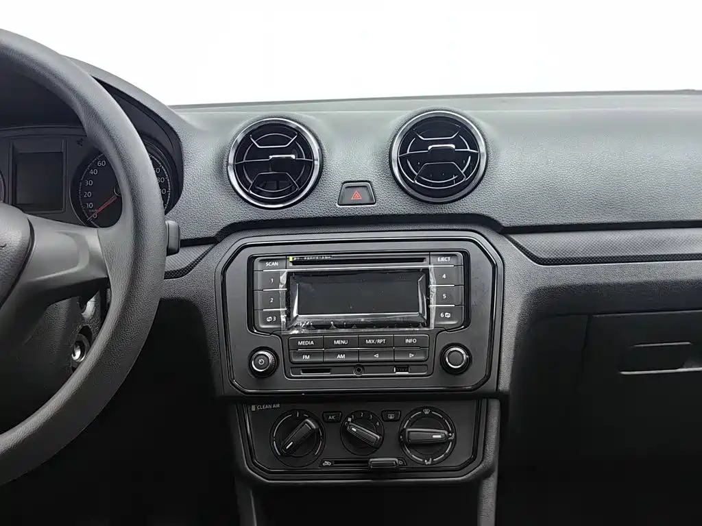 Volkswagen Jetta — миниатюра 12