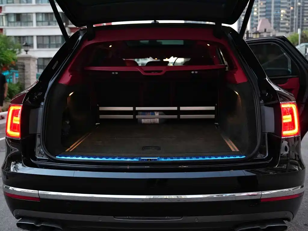 Bentley Bentayga — миниатюра 10