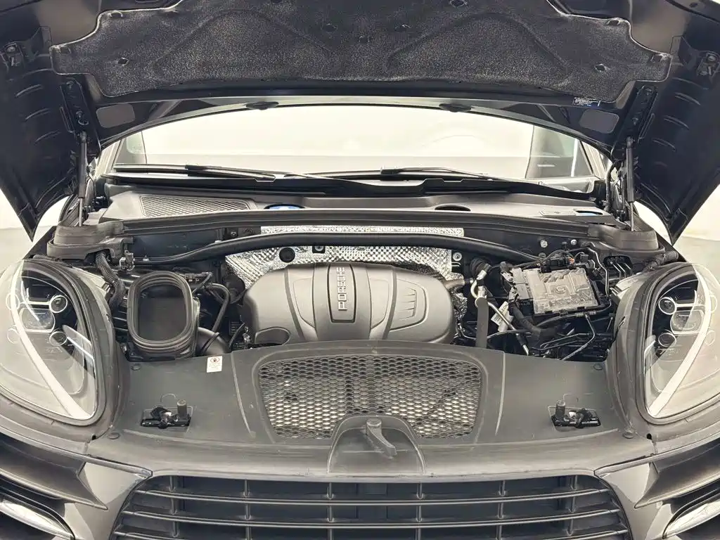 Porsche Macan — миниатюра 12