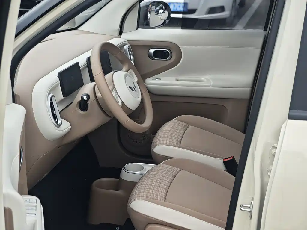 Wuling MINIEV — миниатюра 8
