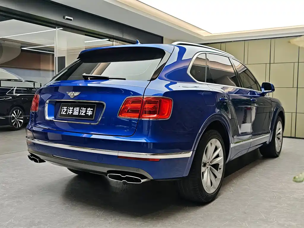 Bentley Bentayga — миниатюра 12