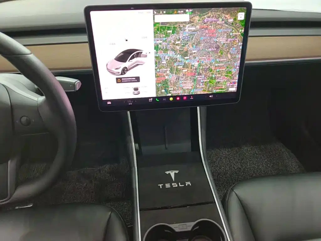 Tesla Model 3 — миниатюра 13