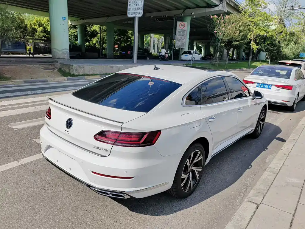 Volkswagen CC — миниатюра 3