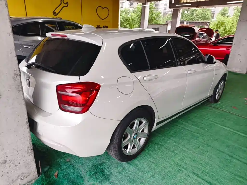 BMW 1 Series (Import) — миниатюра 7