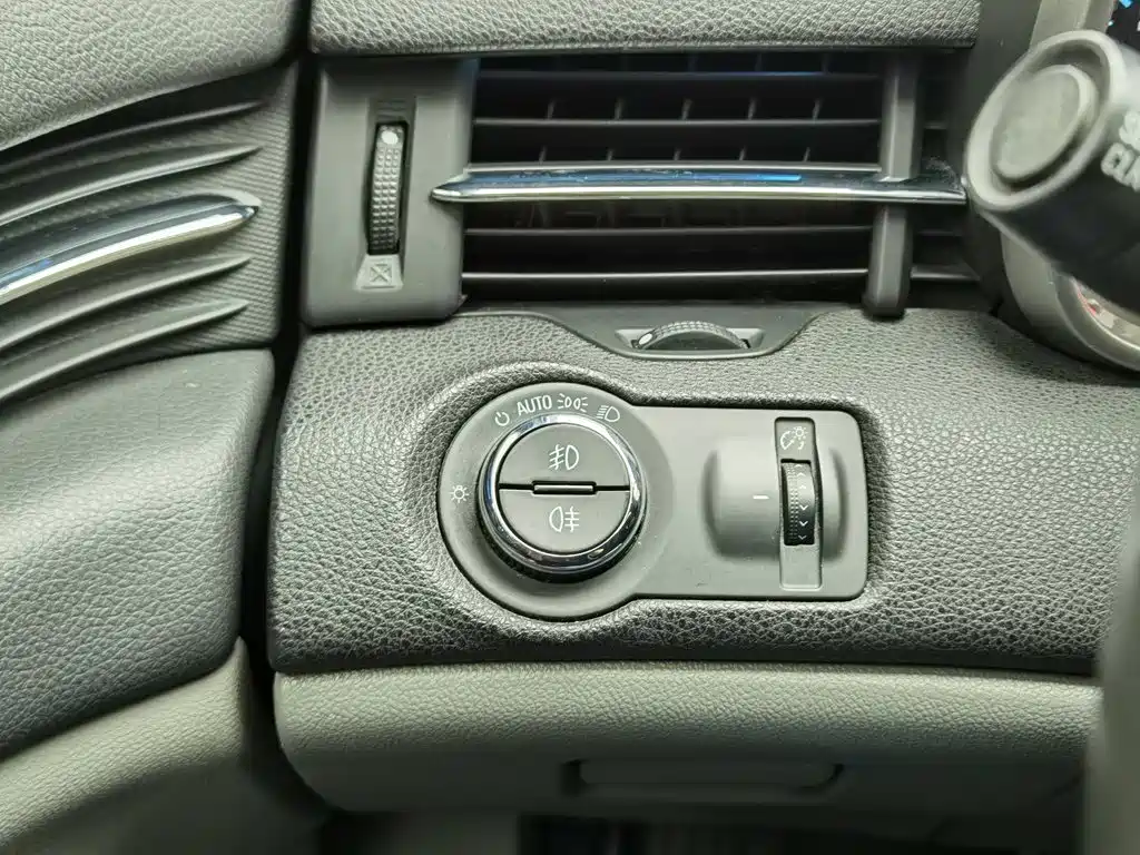 Chevrolet Malibu — миниатюра 21