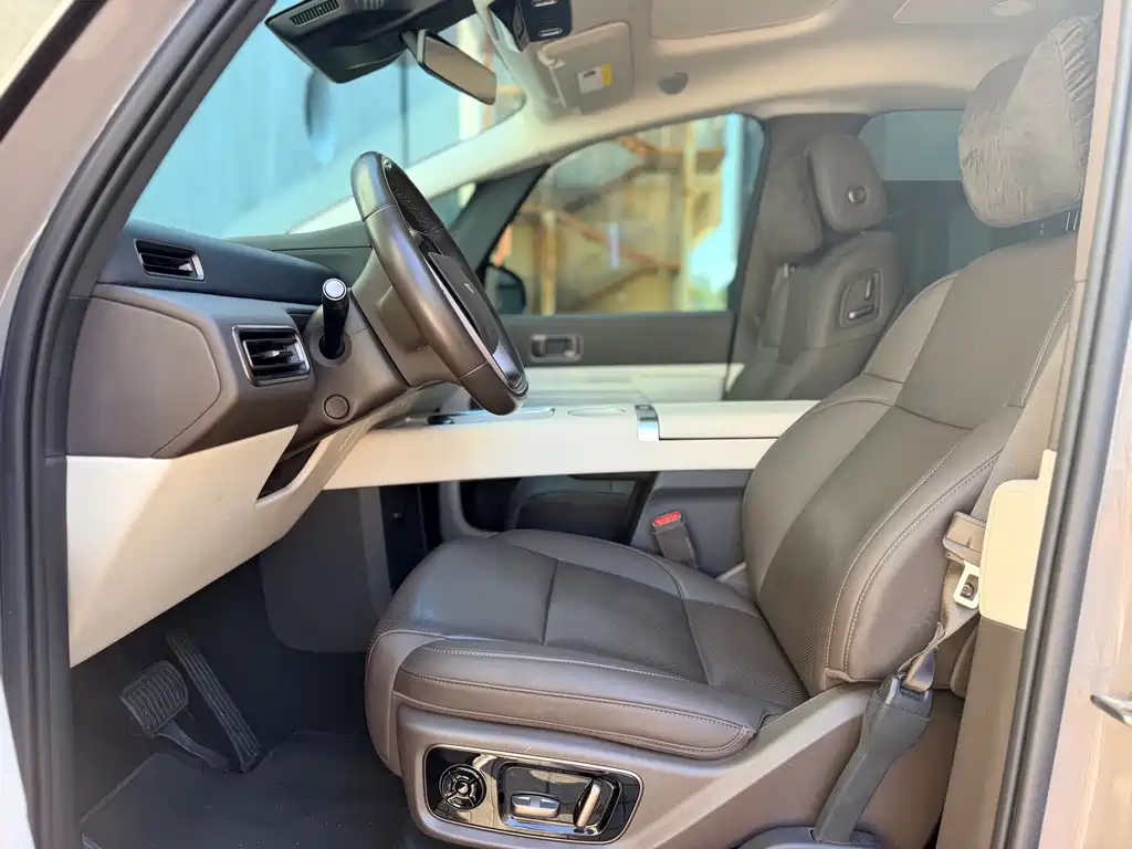 Li Auto Li MEGA — миниатюра 20
