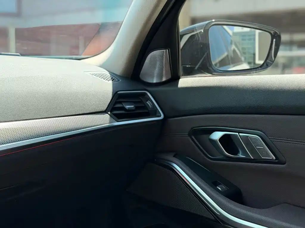 BMW 3 Series — миниатюра 12
