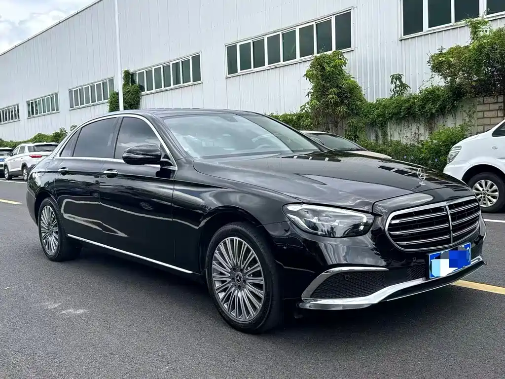 Mercedes-Benz E-Class — миниатюра 3