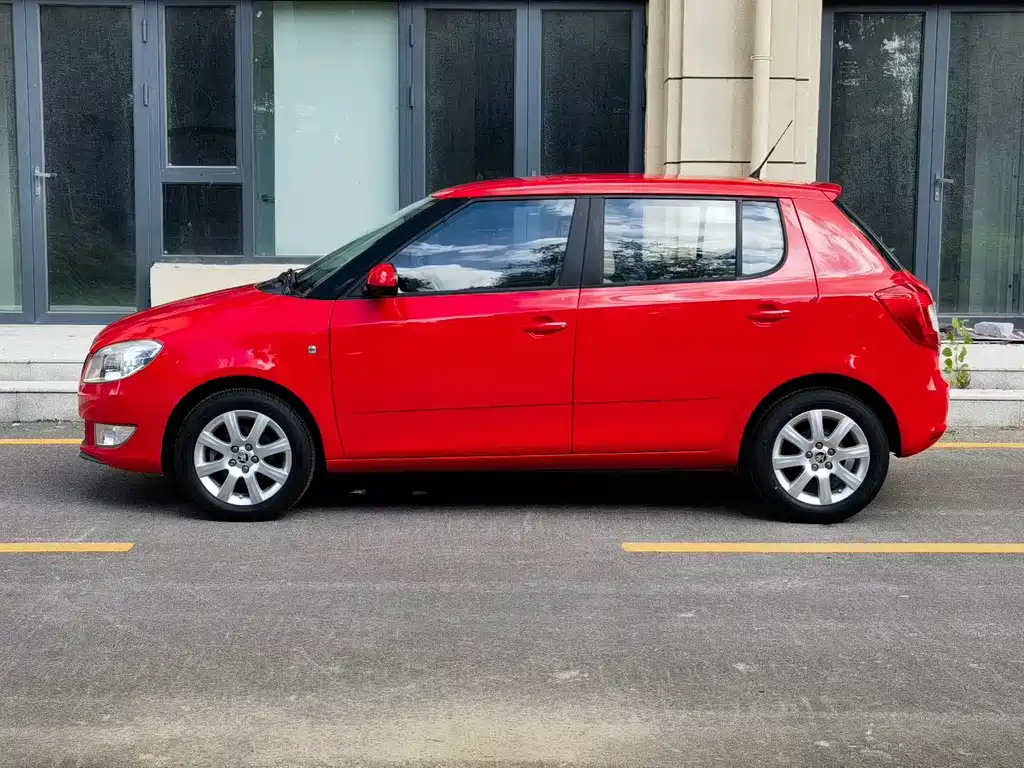 Skoda Fabia — миниатюра 7