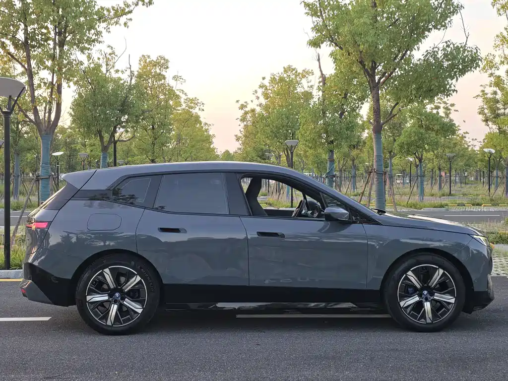BMW iX 2022 xDrive40