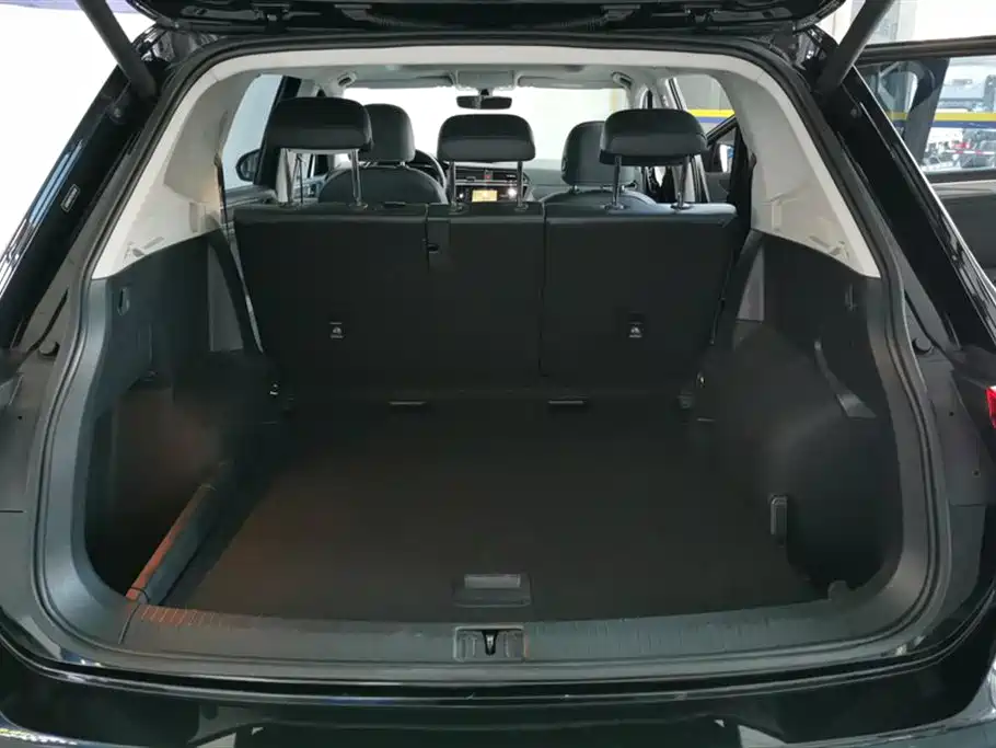 Volkswagen Tiguan L L 2021 330TSI AT R-Line