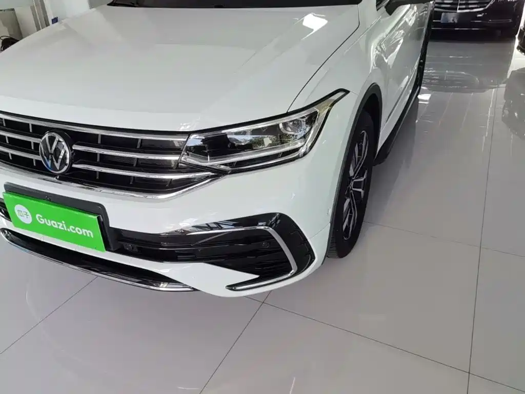 Volkswagen Tiguan L — миниатюра 24