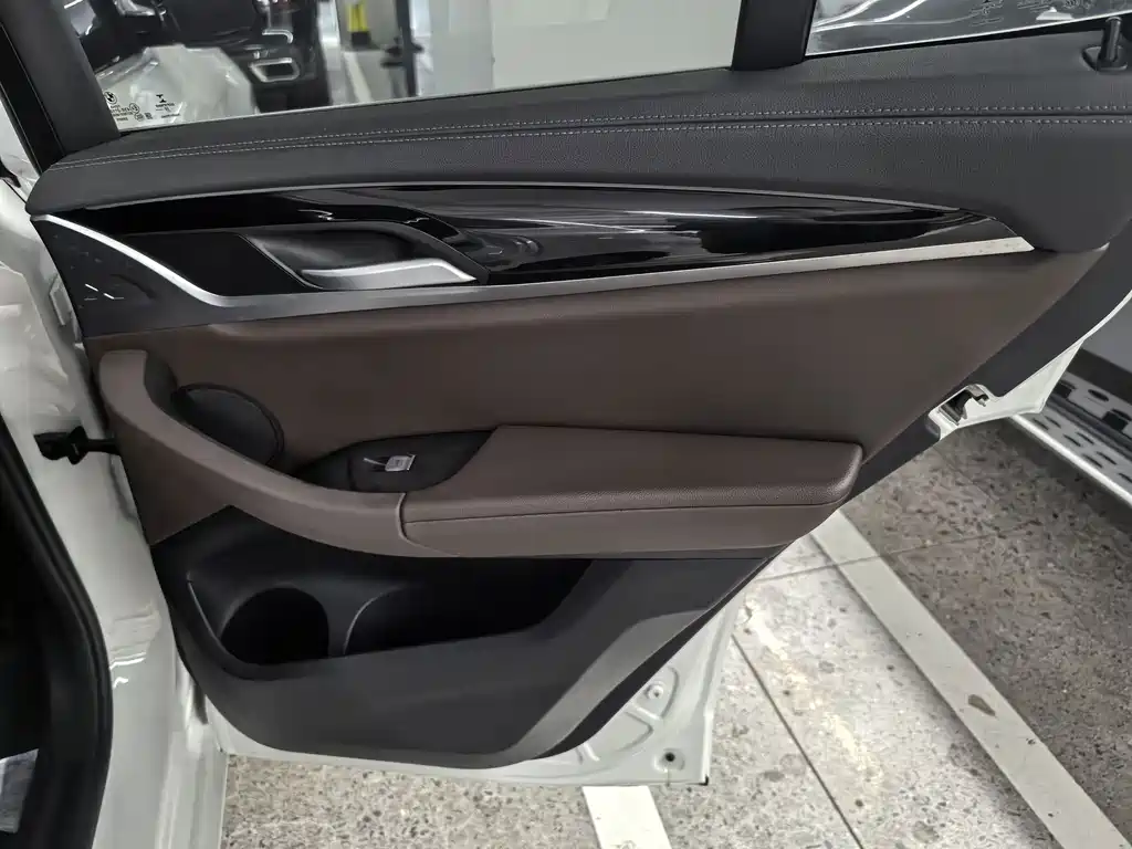 BMW X3 — миниатюра 13