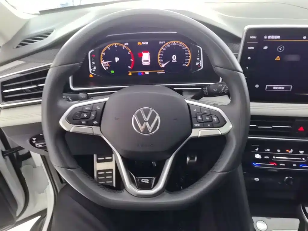 Volkswagen Tiguan L — миниатюра 11