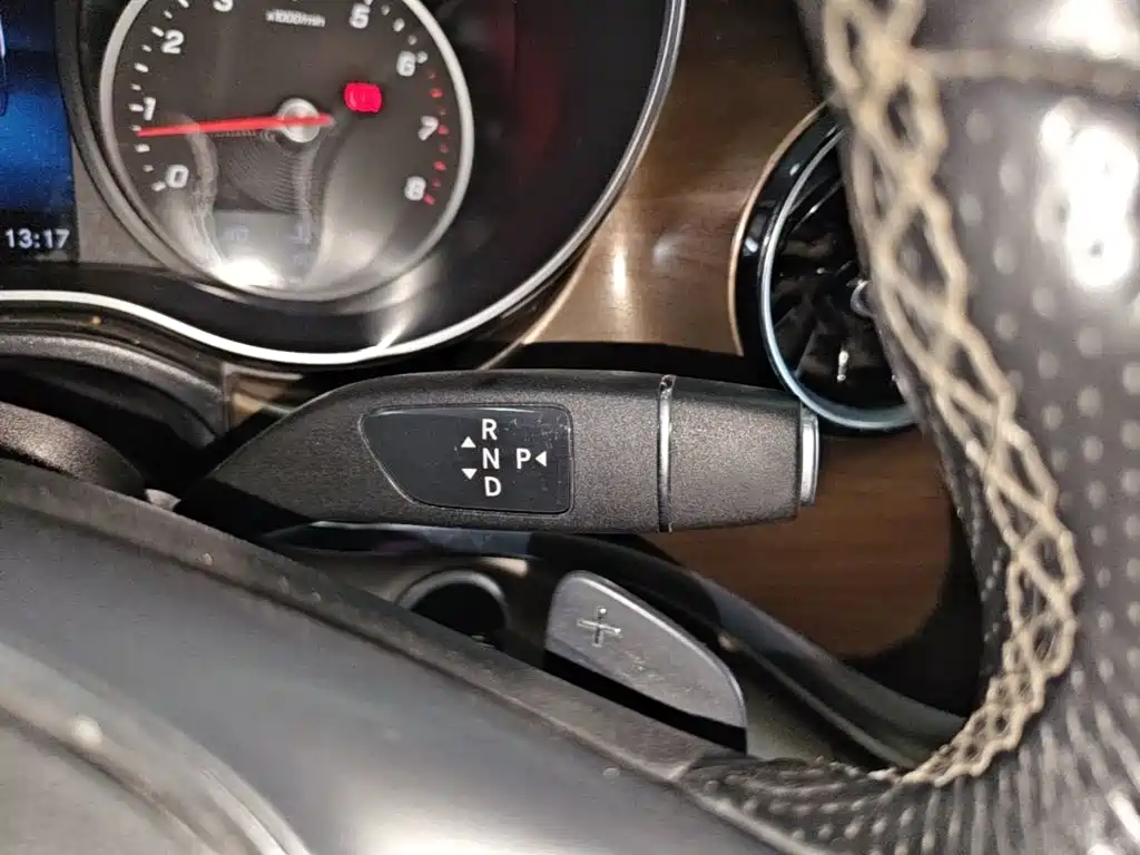 Mercedes-Benz V-Class — миниатюра 14