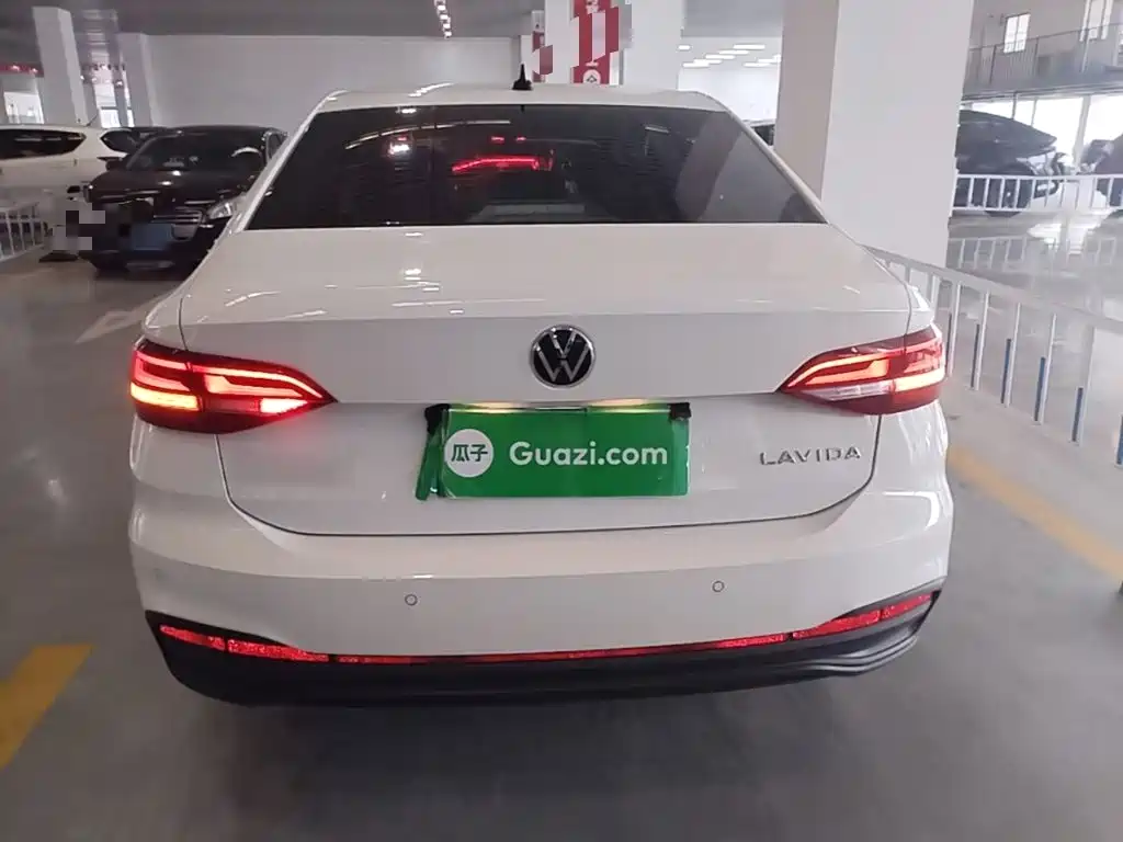 Volkswagen Lavida — миниатюра 6