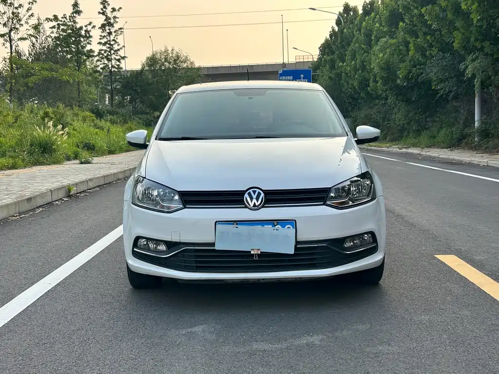 Volkswagen Polo — миниатюра 2