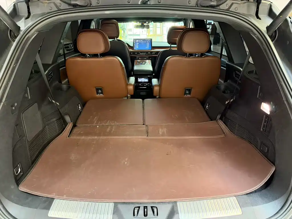 Lincoln Aviator — миниатюра 9