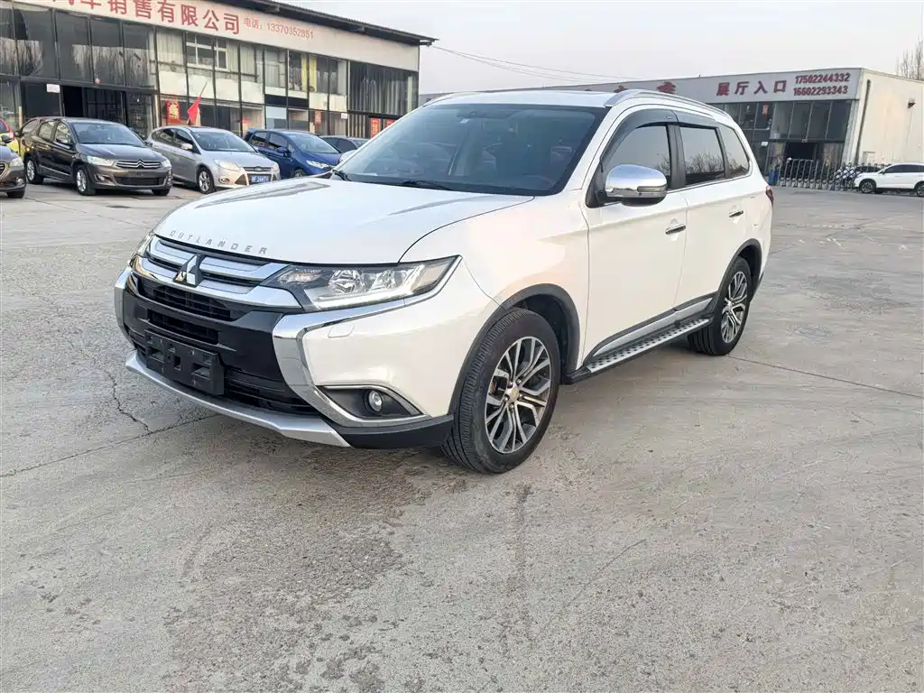 MITSUBISHI OUTLANDER