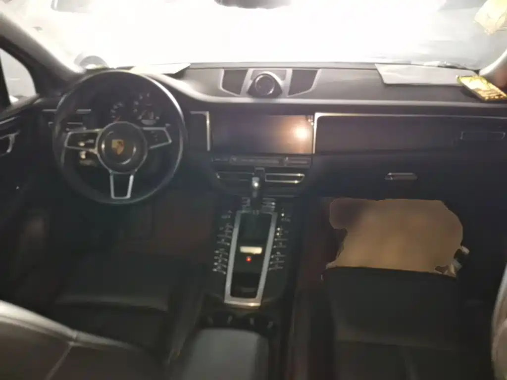 Porsche Macan — миниатюра 10