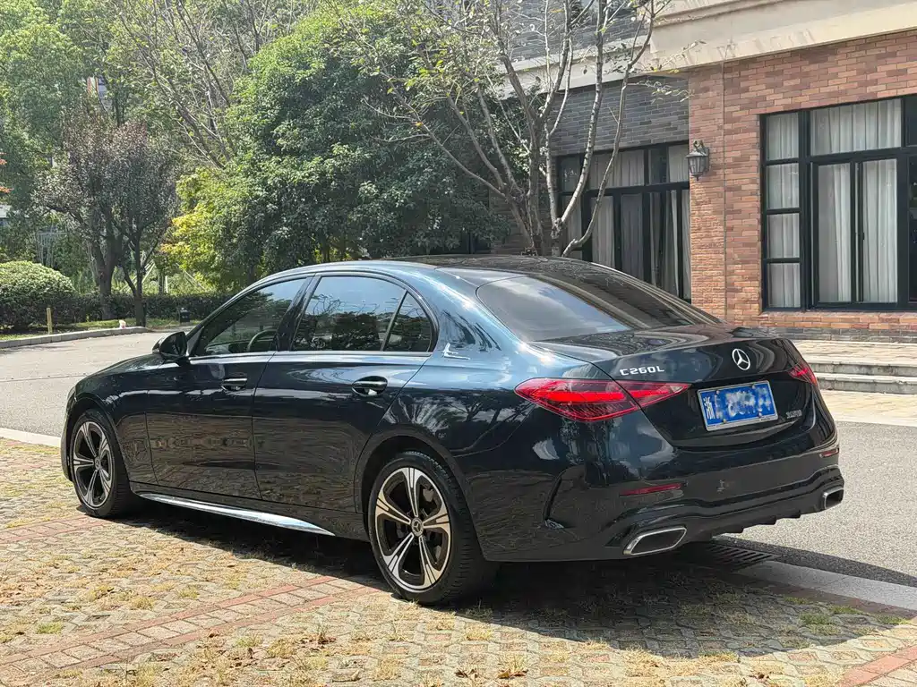 Mercedes-Benz C-Class — миниатюра 2