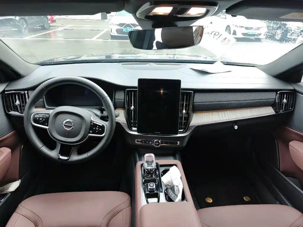 Volvo S90 — миниатюра 3