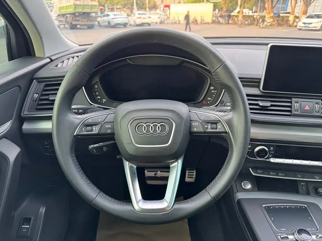 Audi Q5L — миниатюра 7
