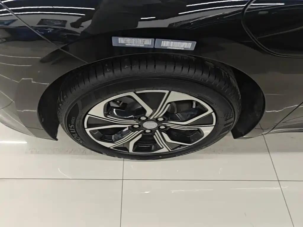 Hongqi Hongqi E-QM5 — миниатюра 23