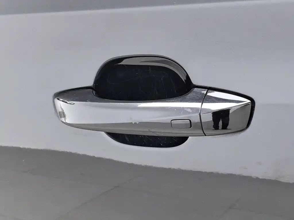 Roewe RX5 — миниатюра 18