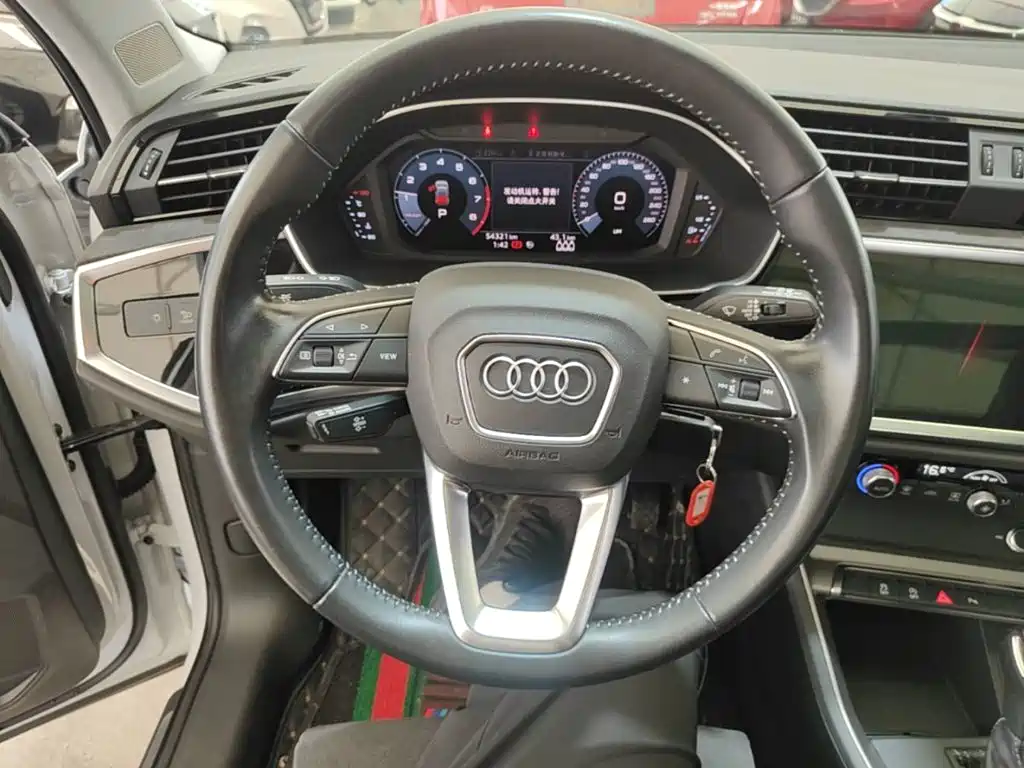 Audi Q3 — миниатюра 11