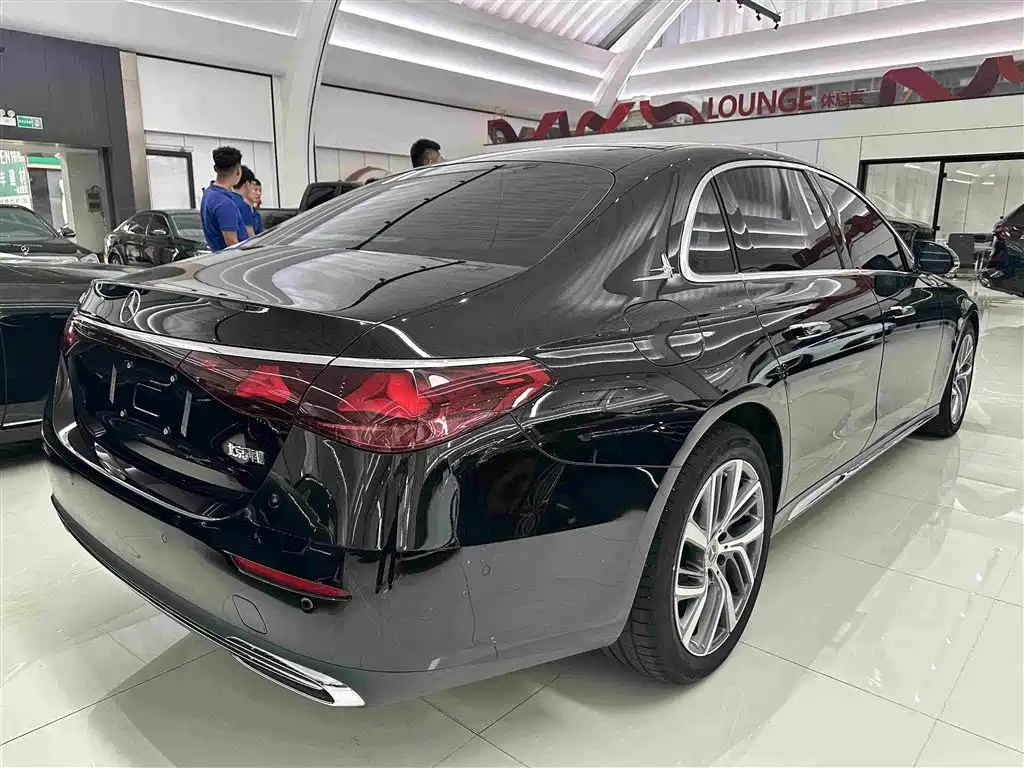 Mercedes-Benz E-Class — миниатюра 20