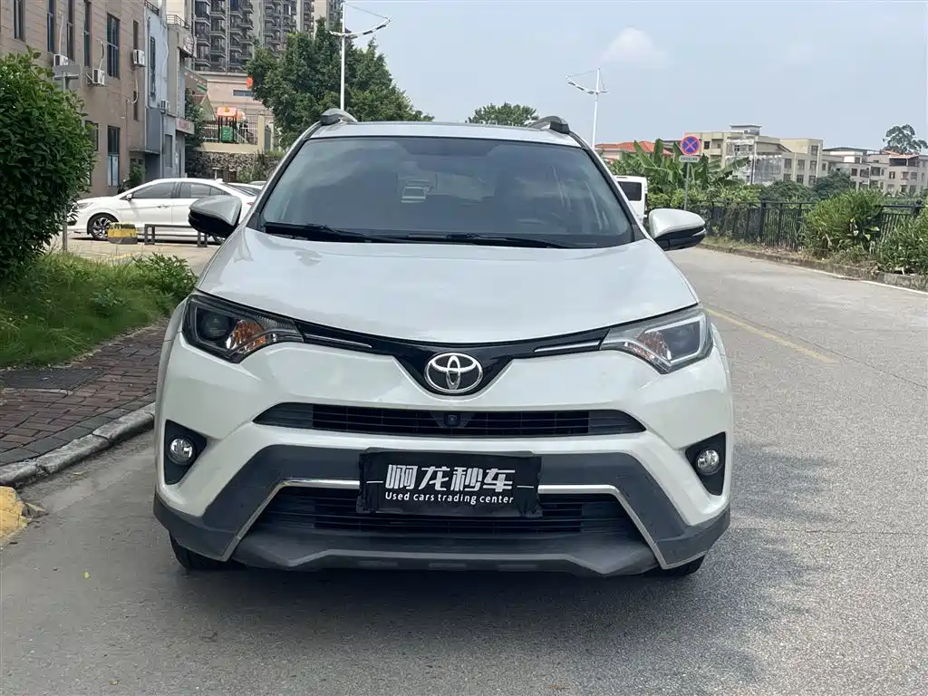 Toyota RAV4 — миниатюра 2