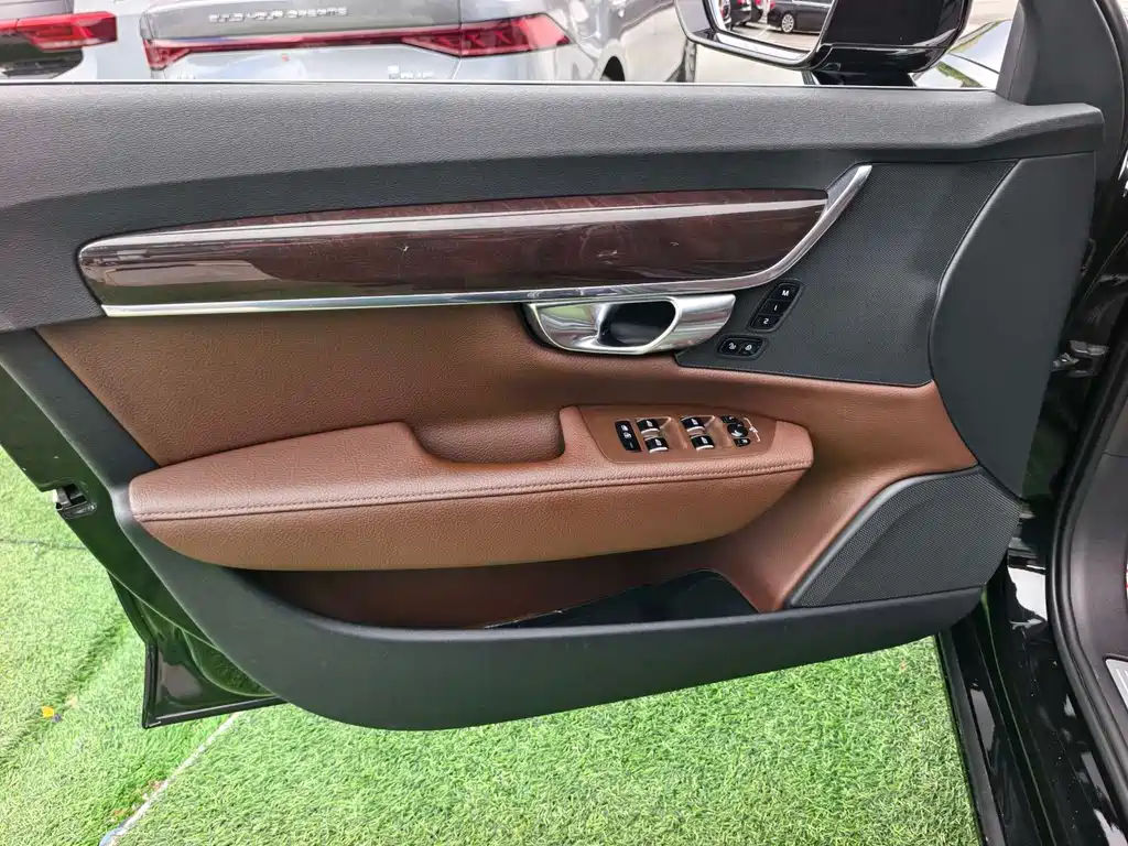 Volvo S90 2017 T5