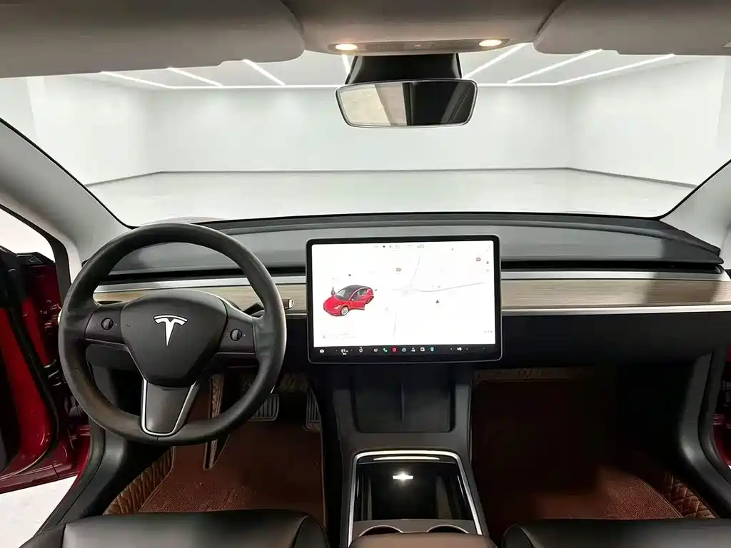 Tesla Model 3 — миниатюра 5