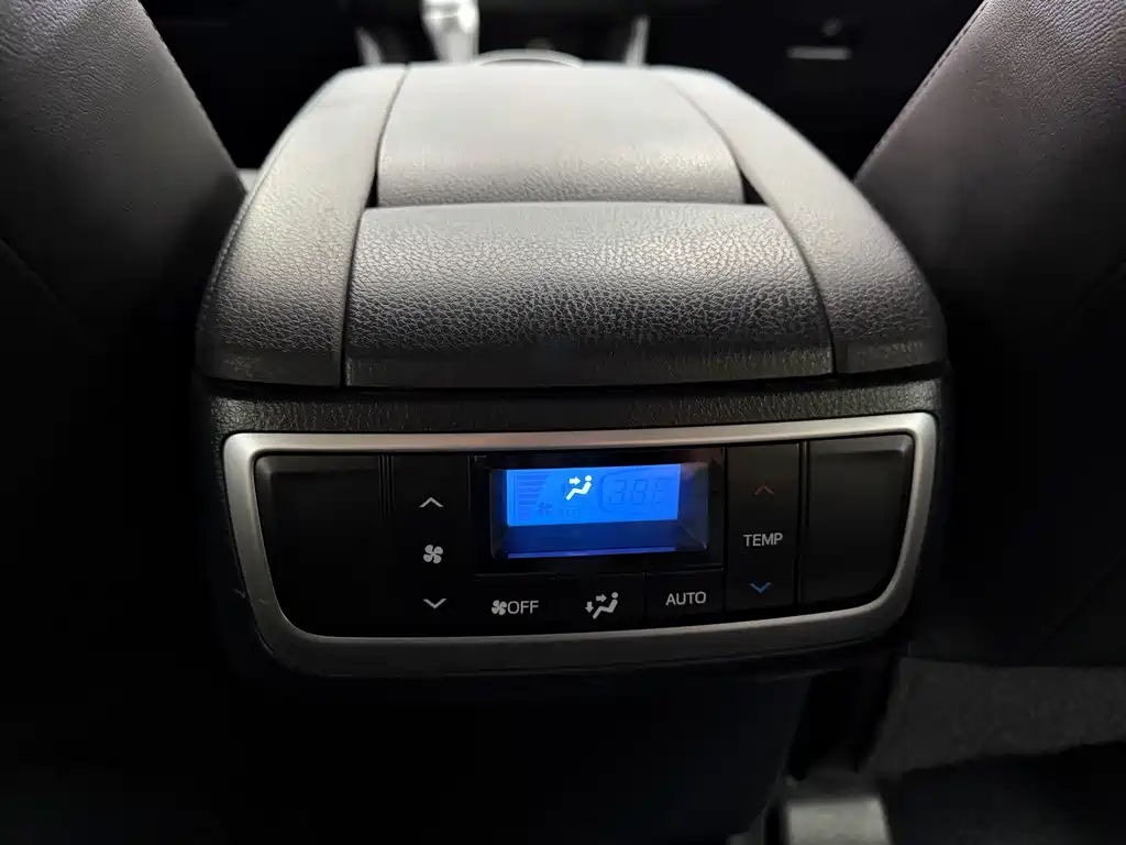 Toyota Highlander — миниатюра 12