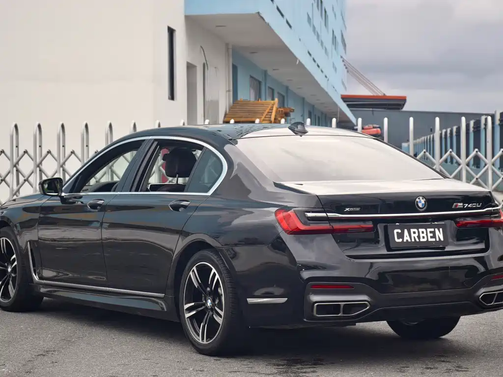BMW 7 Series — миниатюра 8