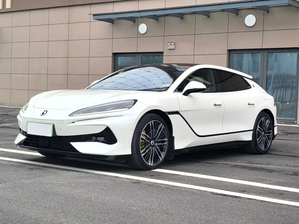 Denza Denza Z9GT 2025