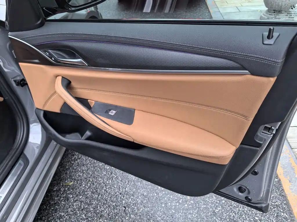 BMW 5 Series (Import) — миниатюра 8