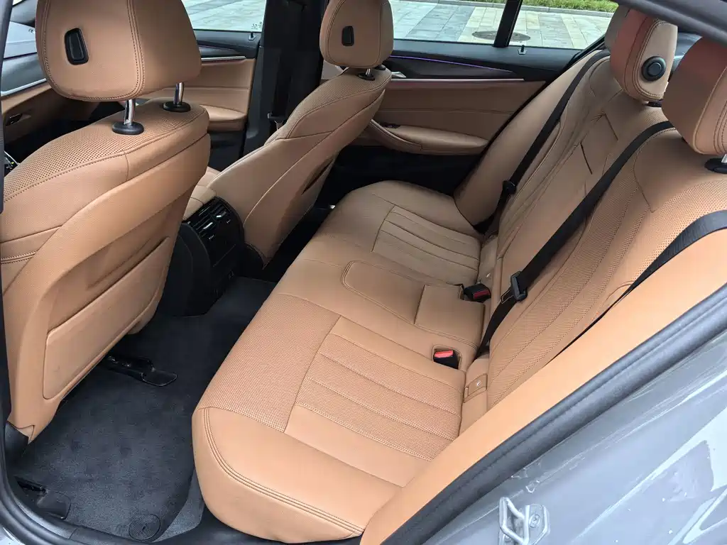 BMW 5 Series (Import) — миниатюра 19
